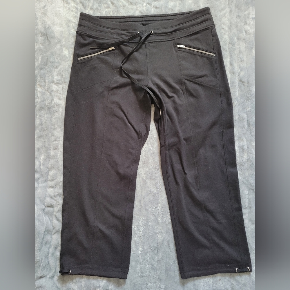 Athleta Moto style crop pants, black, M